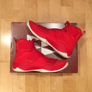 Lebron Soldier 10